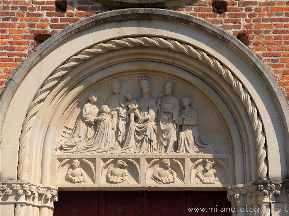Castiglione Olona (Varese, Italy) - Lunette of the portal of the Collegiate Church